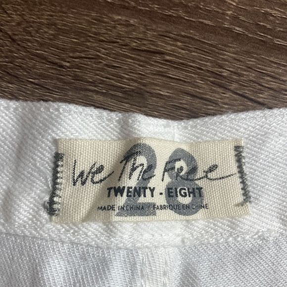 NWT Womens Free People
Loving Good Vibrations Cutoffs Spring White Shorts - Picture 5 of 15